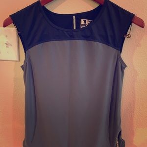 New Balance two-tone yoga workout top women’s M